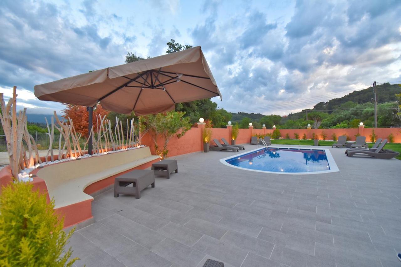 Villa Alex Sinarádes エクステリア 写真