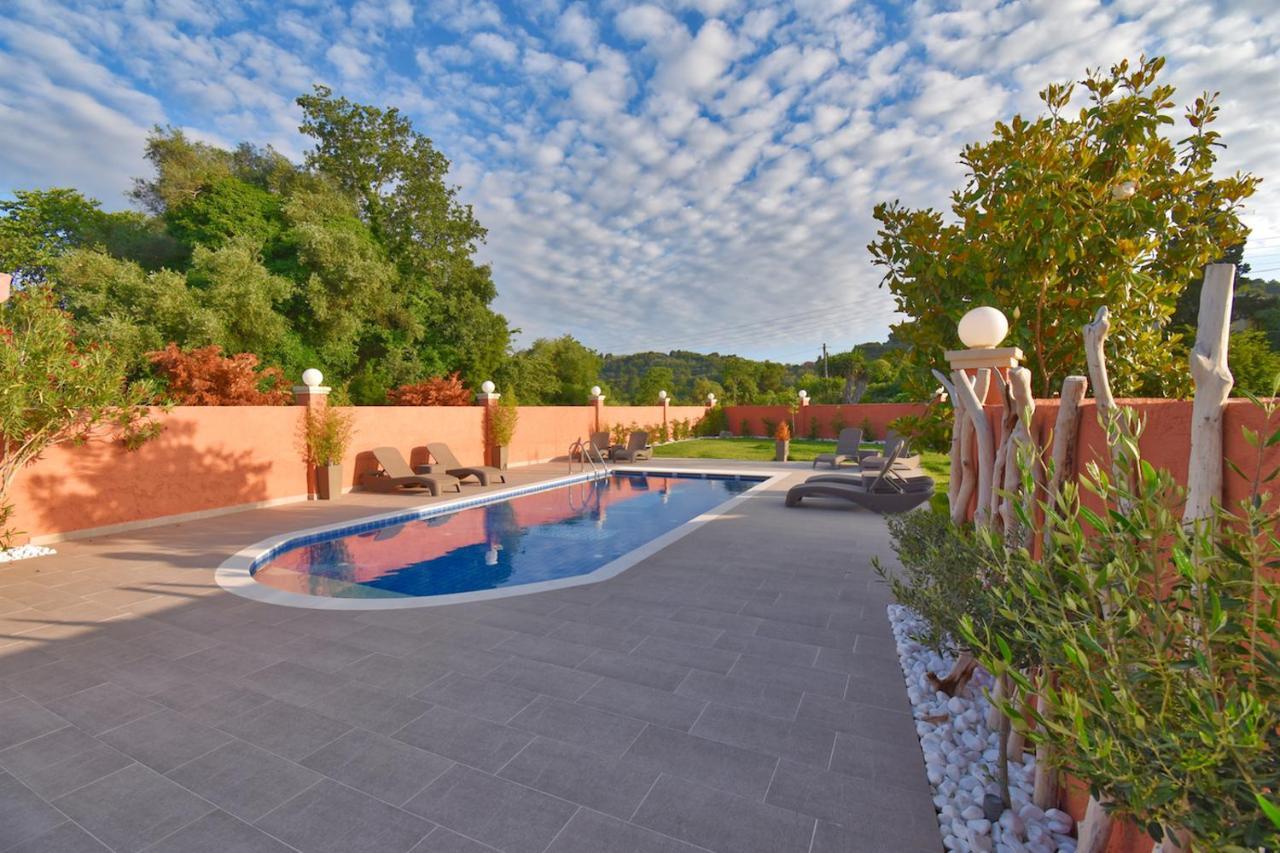 Villa Alex Sinarádes エクステリア 写真