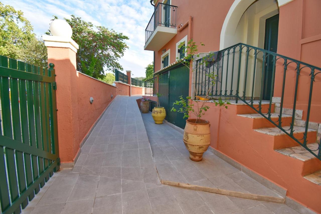 Villa Alex Sinarádes エクステリア 写真