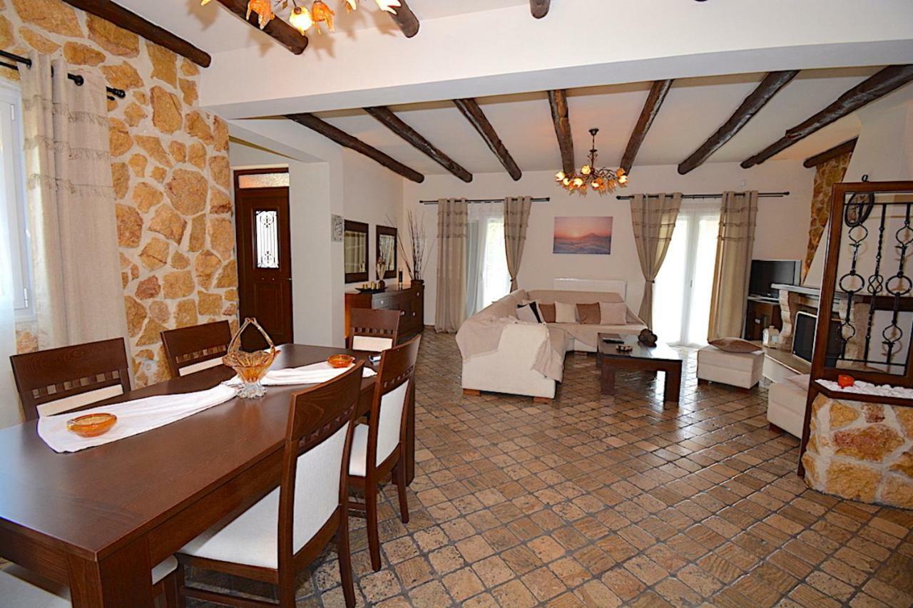 Villa Alex Sinarádes エクステリア 写真